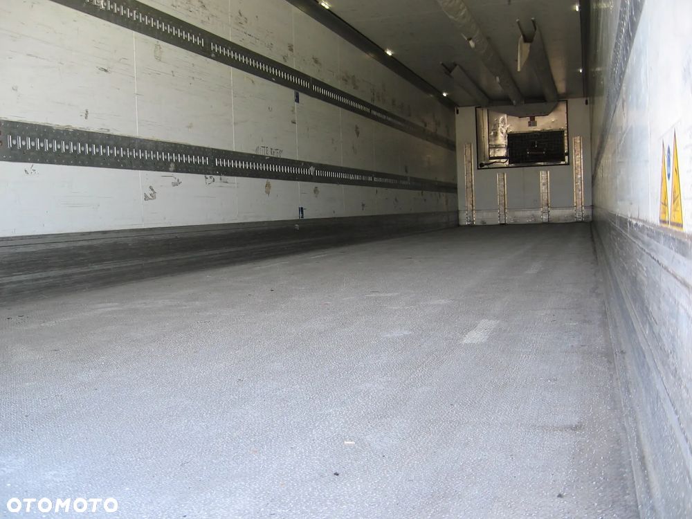 Schmitz Cargobull SKO 24 - 4