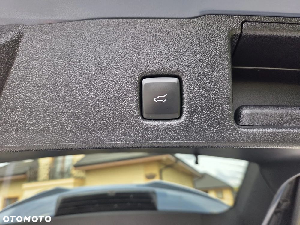 Ford Kuga - 24