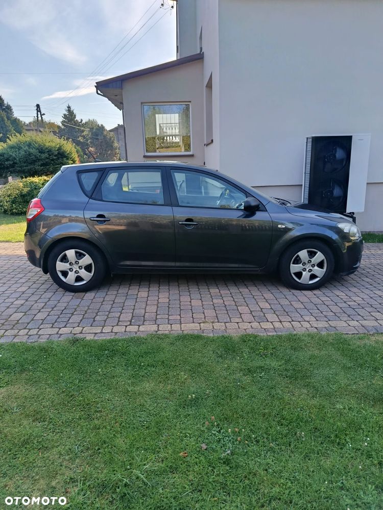 Kia Ceed - 5