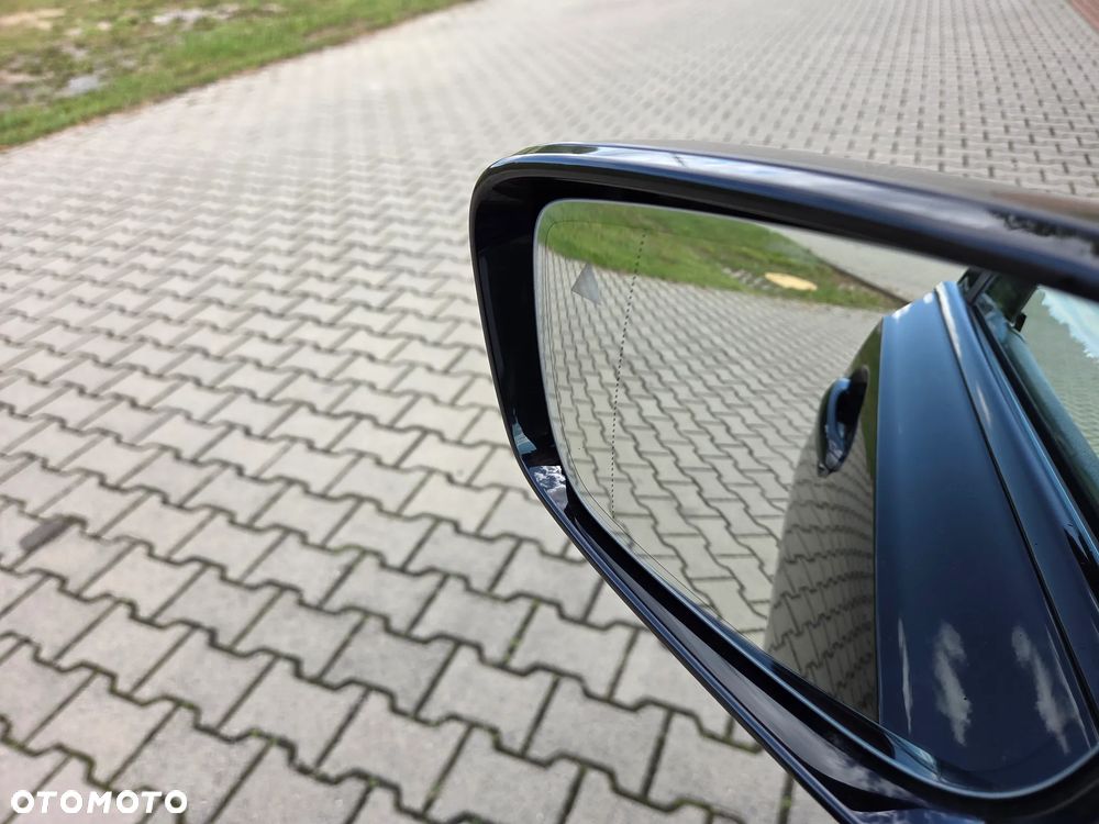 BMW Seria 3 320i Edition M Sport Shadow - 16