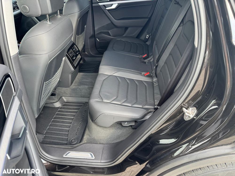 Volkswagen Touareg - 11