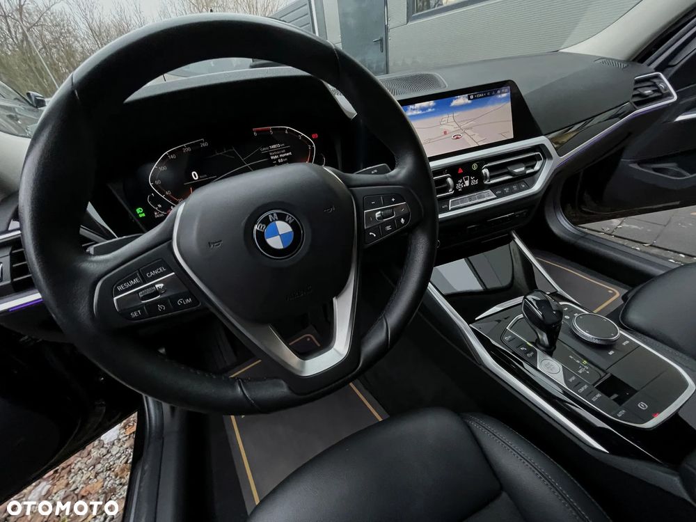 BMW Seria 3 320d Edition M Sport Shadow - 29