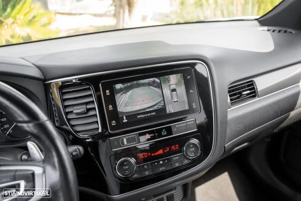 Mitsubishi Outlander 2.4 Instyle - 18