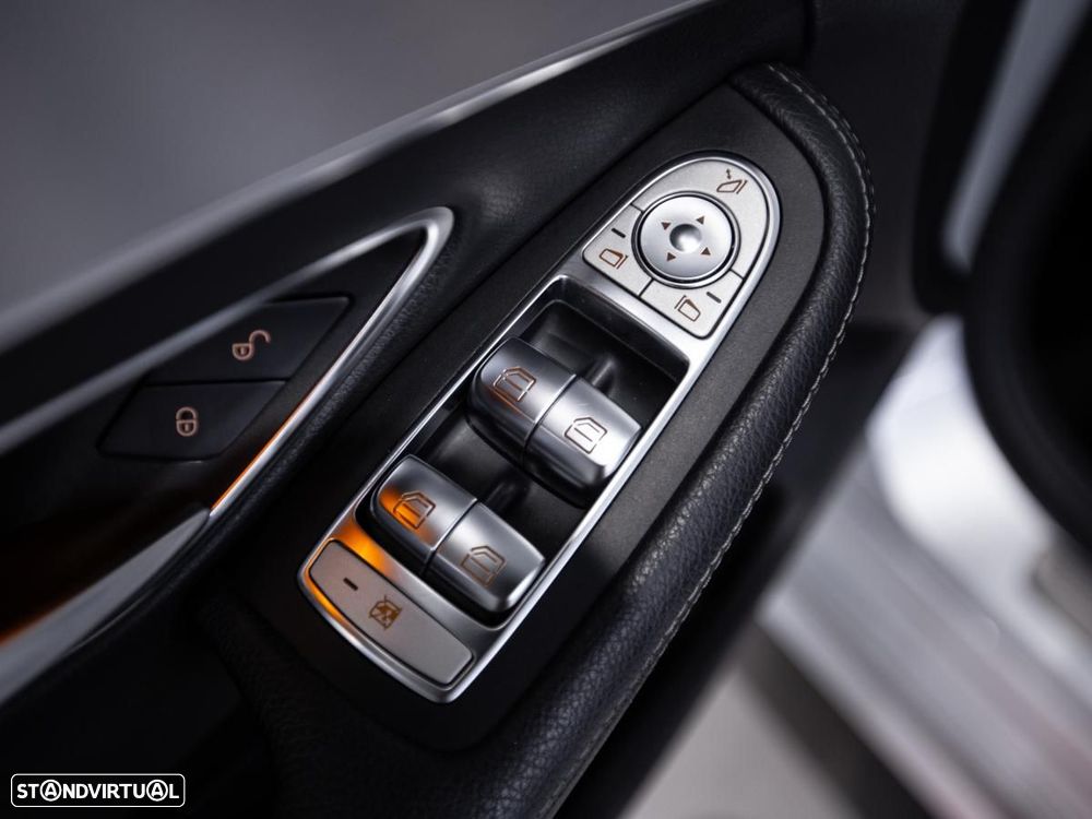 Mercedes-Benz C 220 — fotografia 14