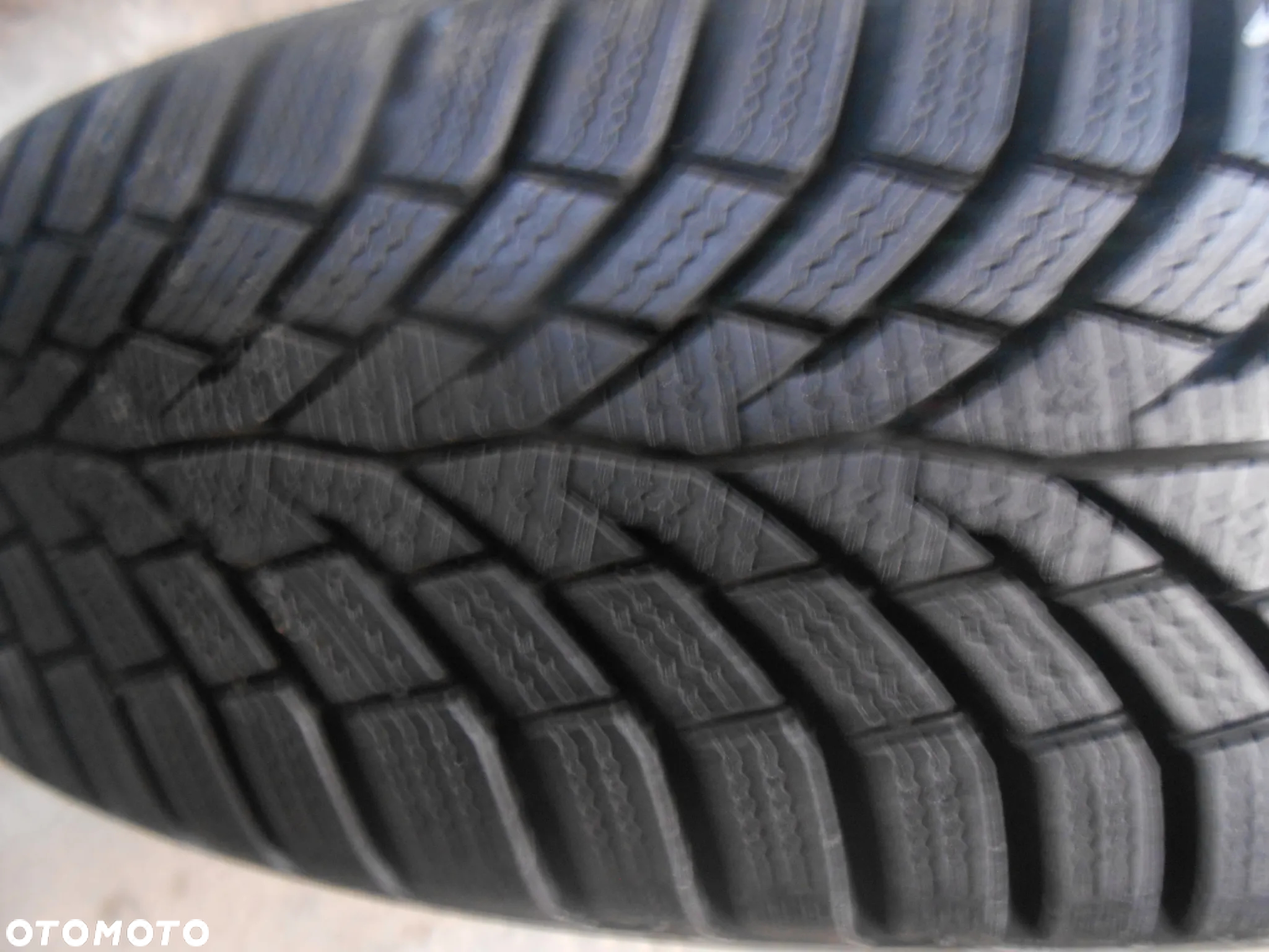 OPONA POJEDYNKA 185/65R15 CONTINENTAL WINTER CONTACT TS 870 DOT 2121 8MM - 2