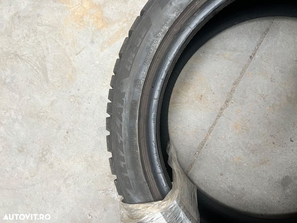 Vând 4 anvelope 225/45/18 bridgestone de iarnă ca noi - 6