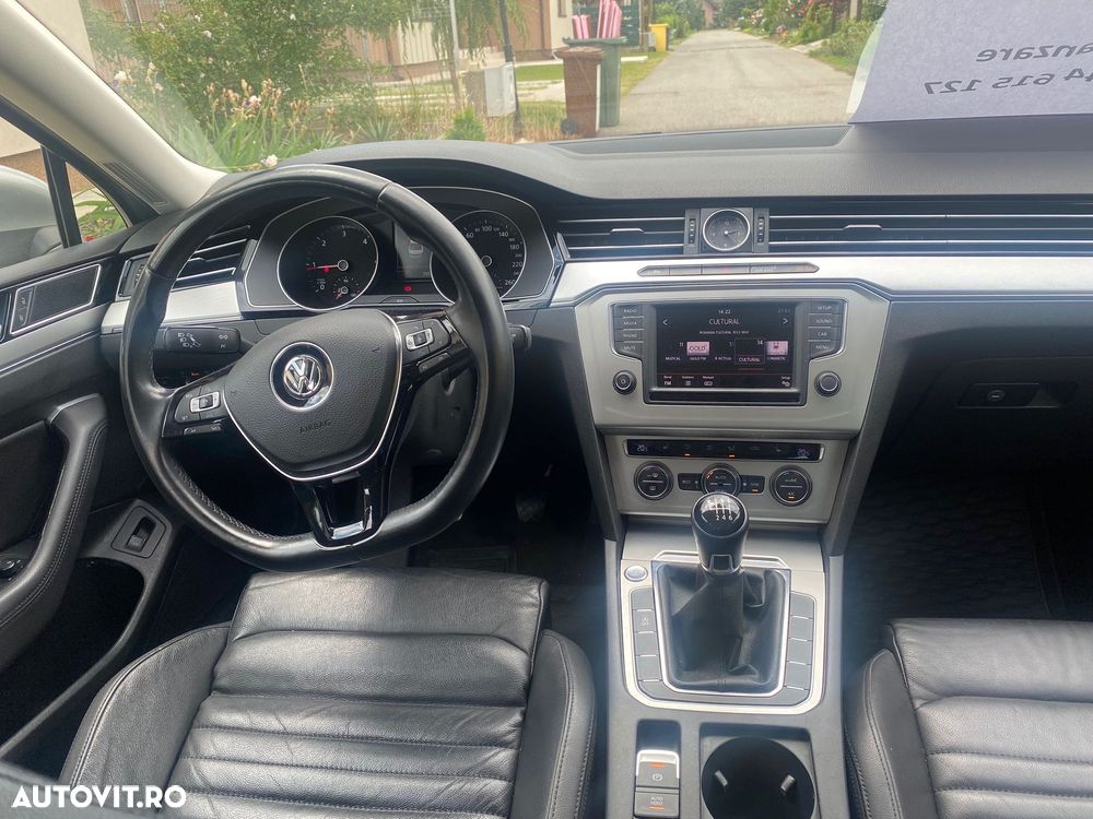 Volkswagen Passat 2.0 TDI Comfortline - 11