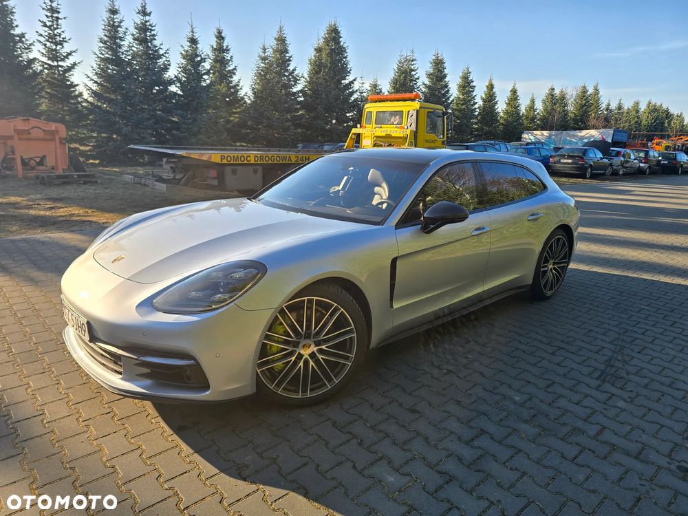 Porsche Panamera 4 - 38