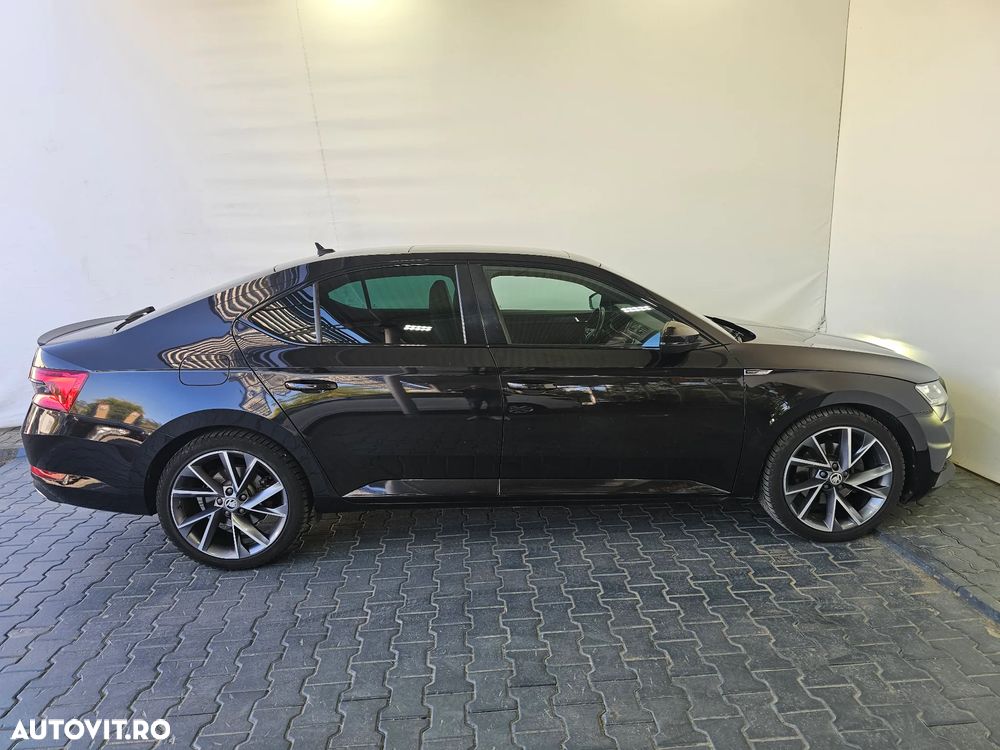 Skoda Superb 2.0 TDI DSG Sportline - 35