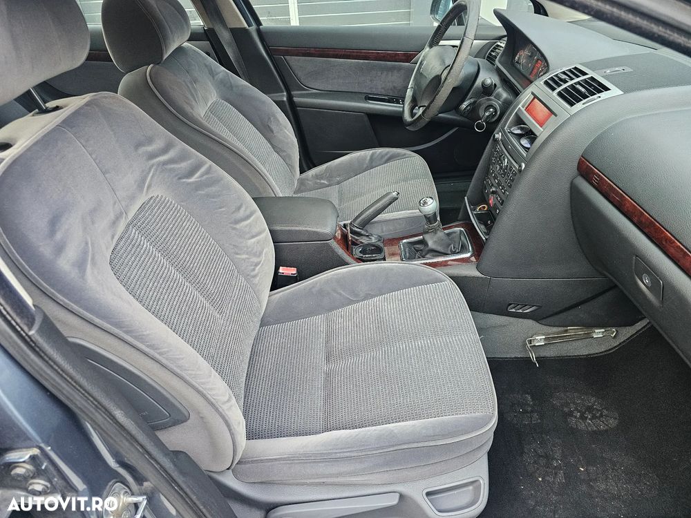 Peugeot 407 HDi 110 Business Line - 11