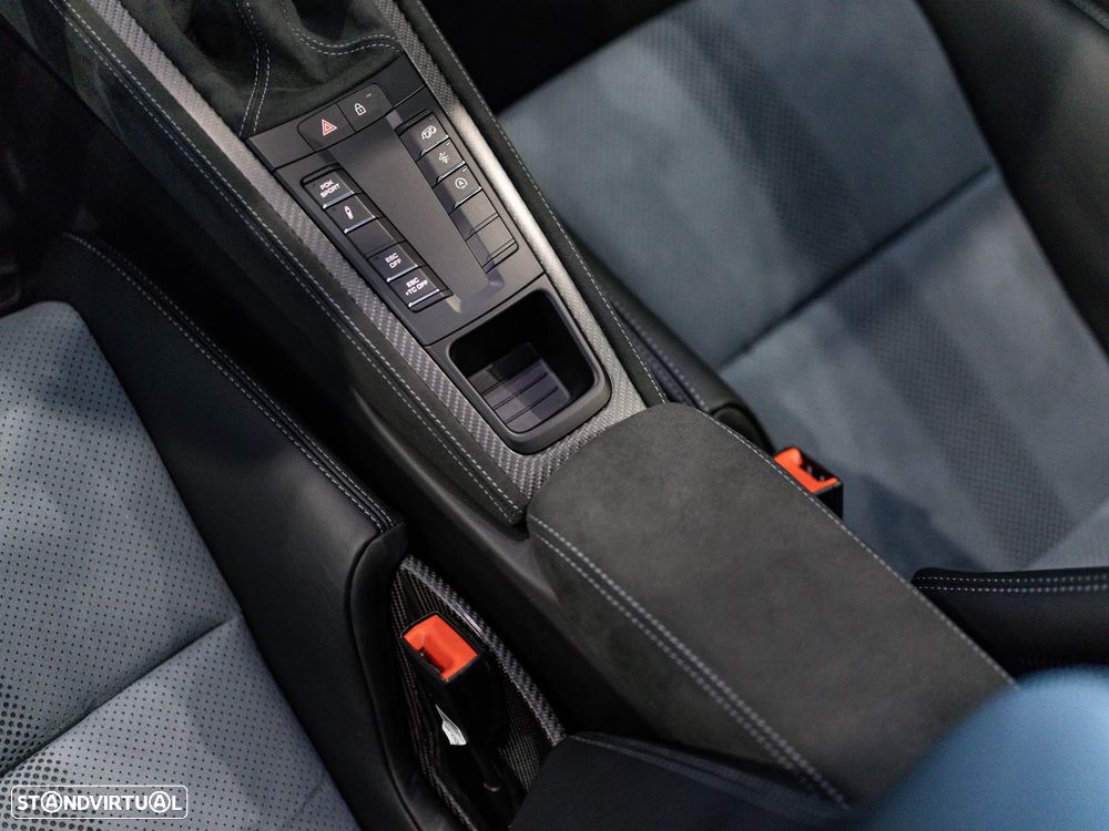 Porsche 718 Spyder - 43