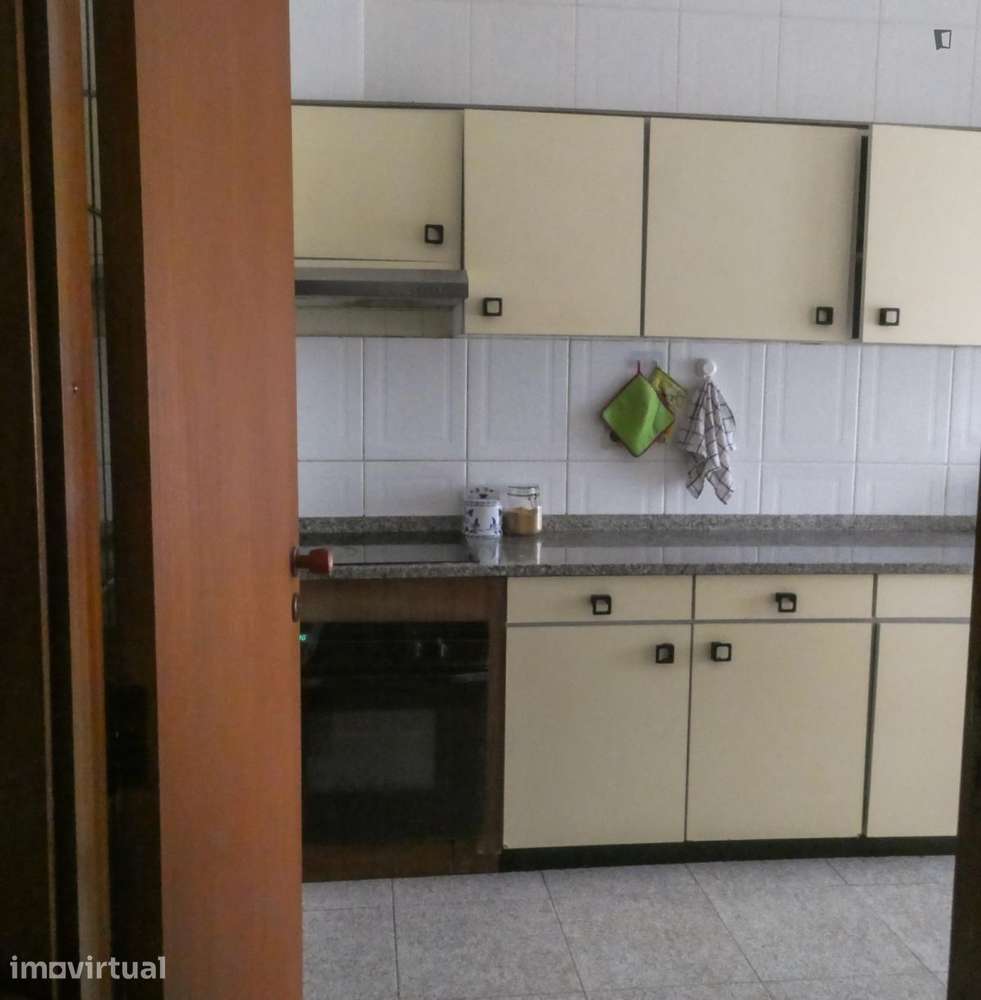 Quarto - localizado em Cedofeita Porto - Grande imagem: 4/13