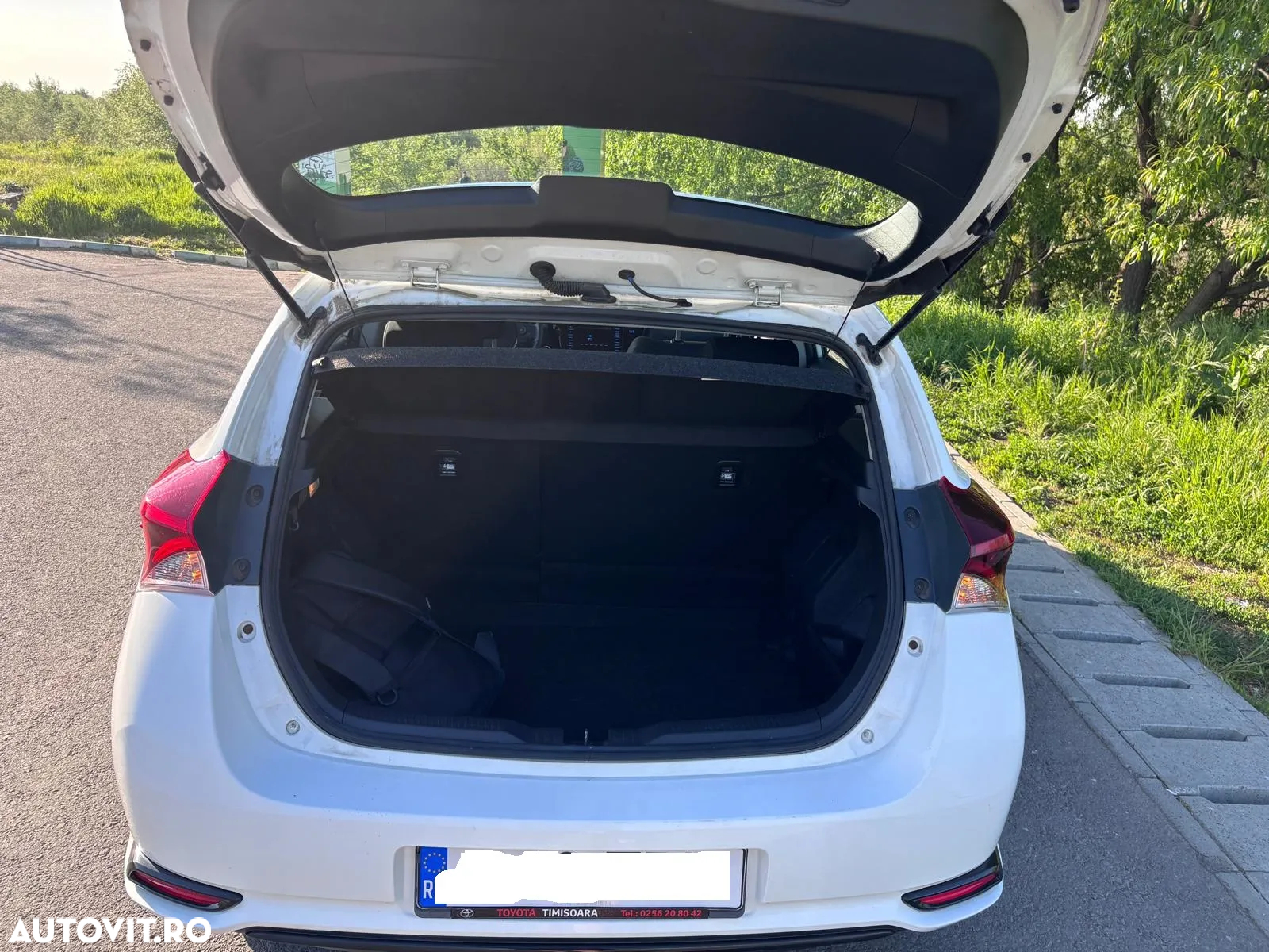 Toyota Auris 1.8 L VVT-i Hybrid Sol - 7