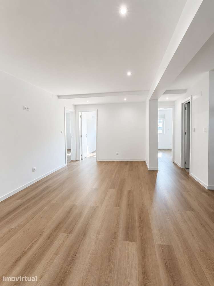 APARTAMENTO T3 TOTALMENTE REMODELADO EM MARVILA (junto à RTP e ISEL) - View 4