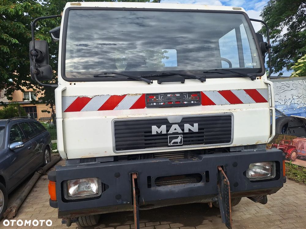 MAN 18 264 - 4
