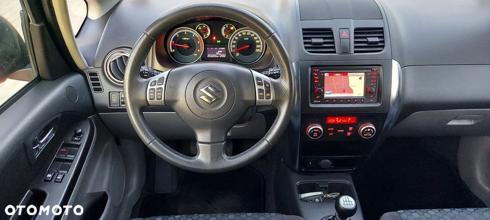 Suzuki SX4 2.0 DDiS 4x4 Style - 38