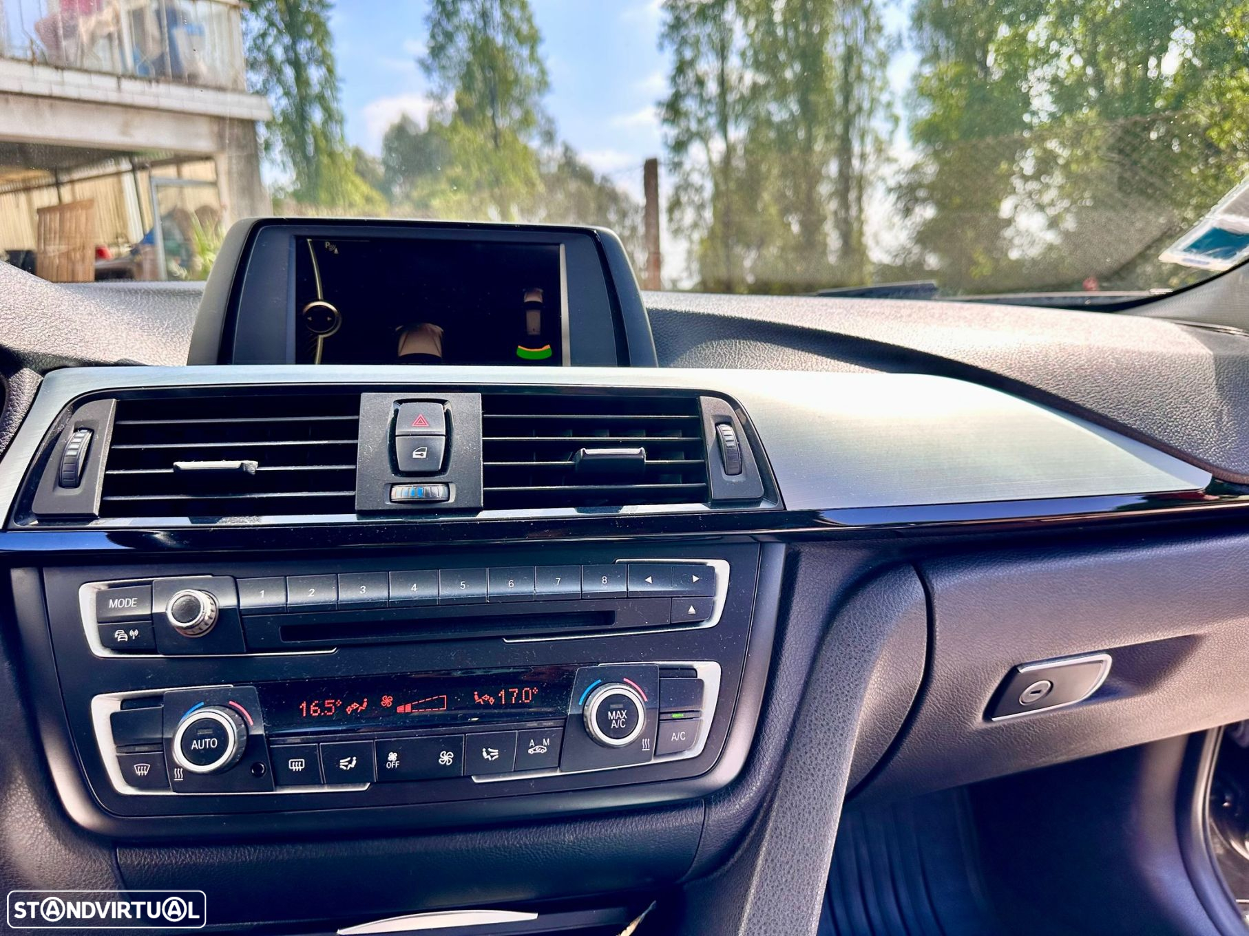 BMW 318 d Touring Line Sport - 36