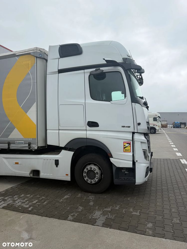 Mercedes-Benz Actros - 2