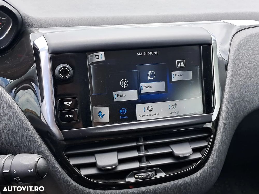 Peugeot 208 1.4 HDi FAP Active - 12