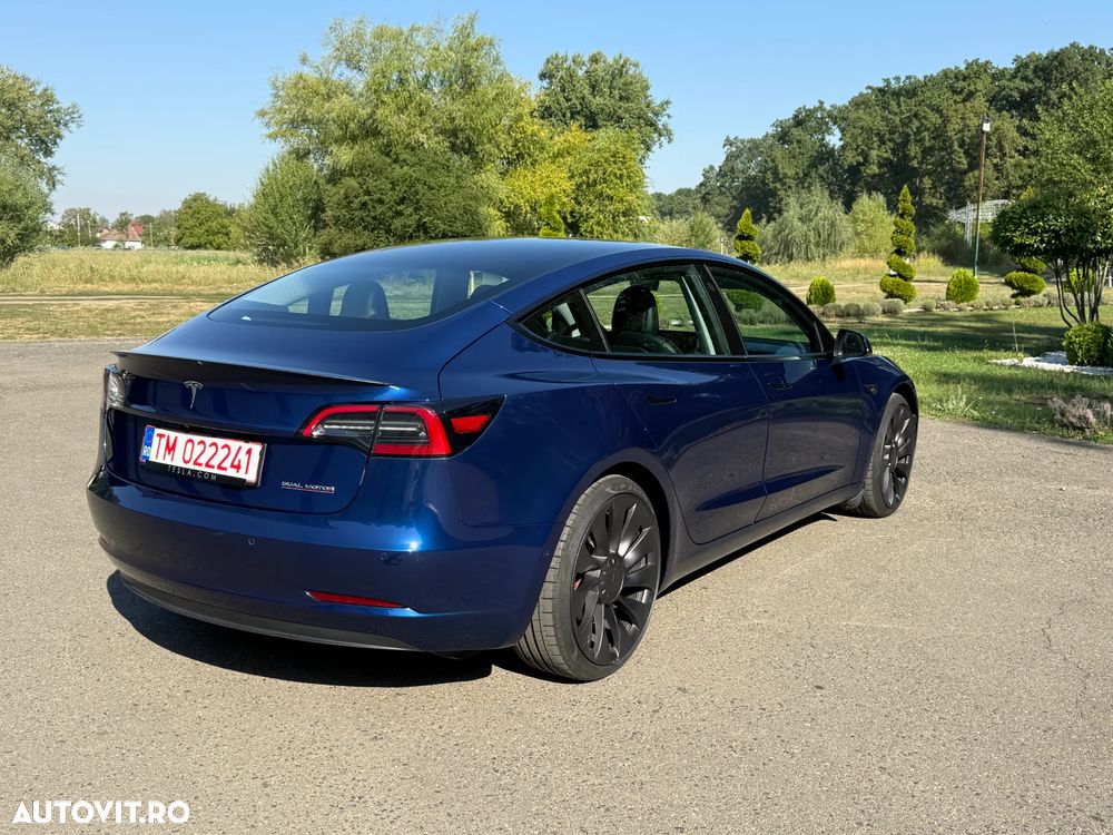 Tesla Model 3 - 8
