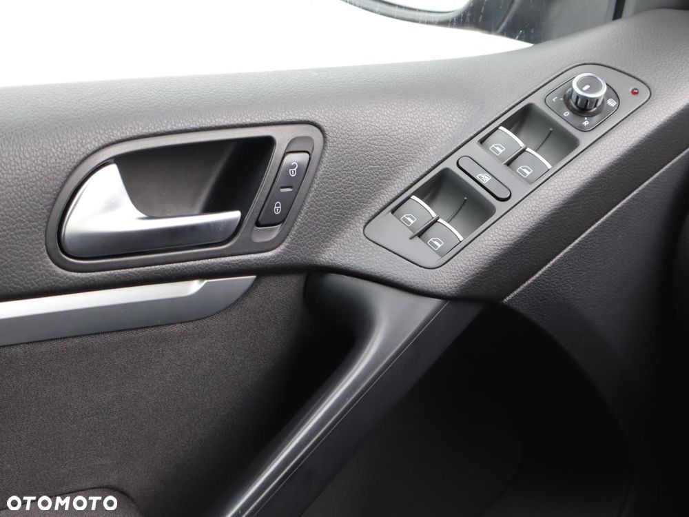Volkswagen Tiguan - 14