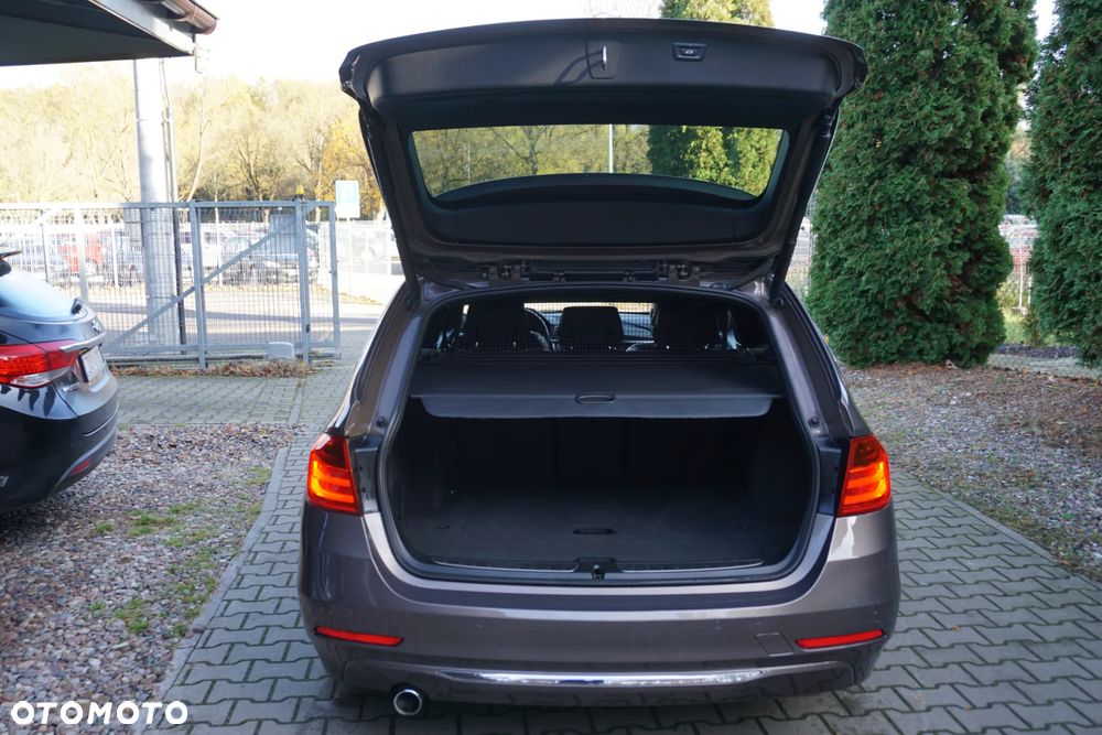 BMW Seria 3 318d Touring Luxury Line - 5