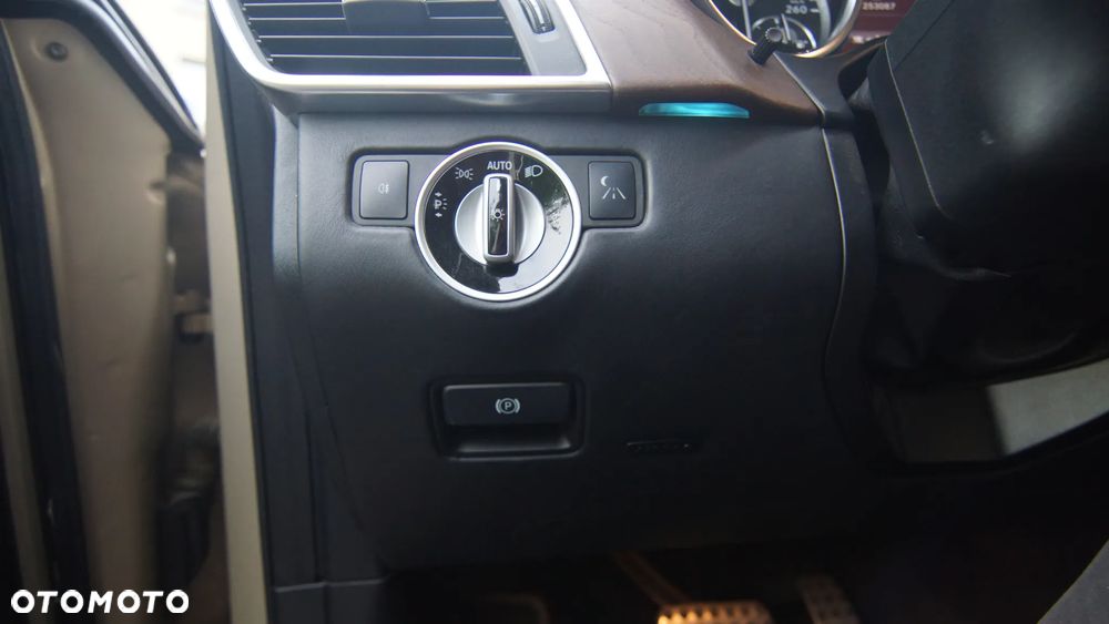 Mercedes-Benz ML - 17