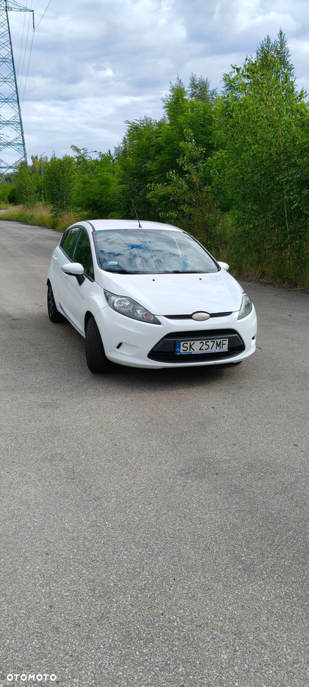Ford Fiesta 1.25 Ambiente - 2