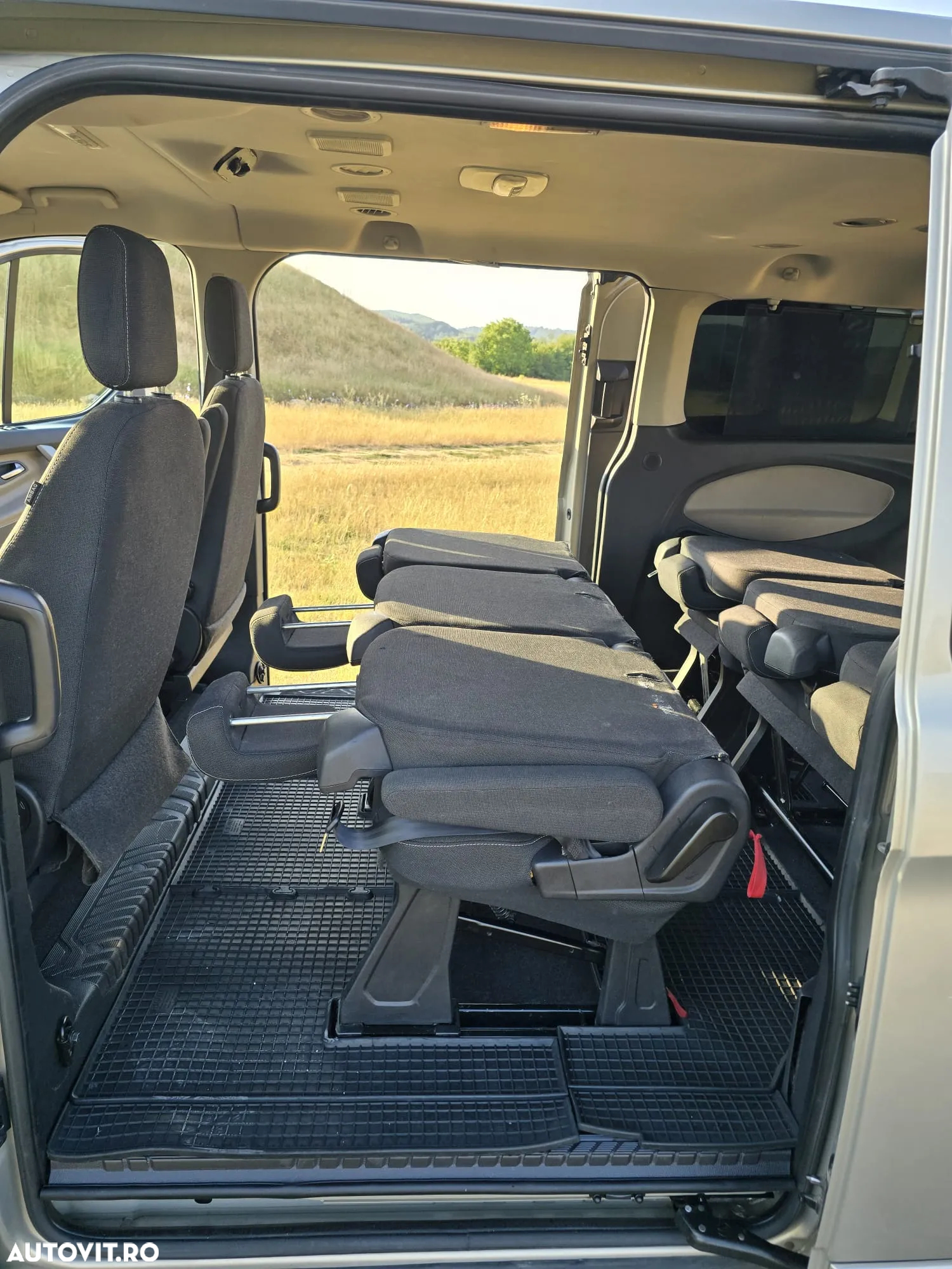 Ford Tourneo Custom - 16