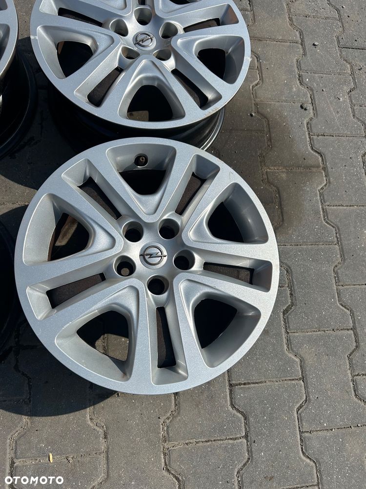 Opel Astra K Felgi stalowe strukturalne kołpaki 16 cali 5x105 - 8