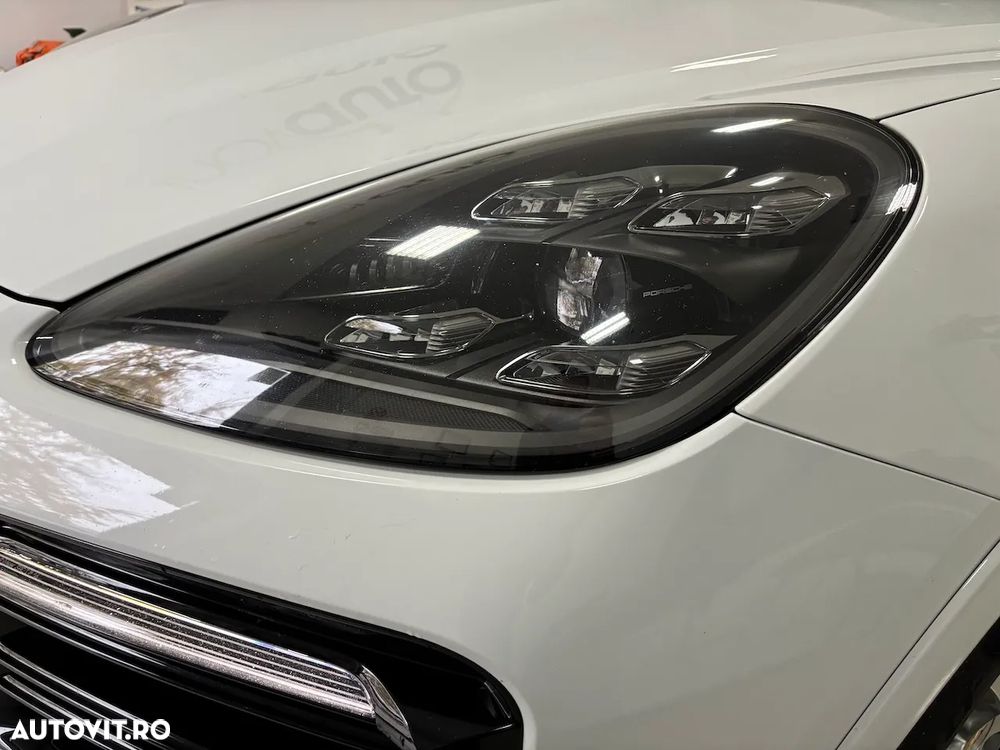 Porsche Cayenne Coupe - 9