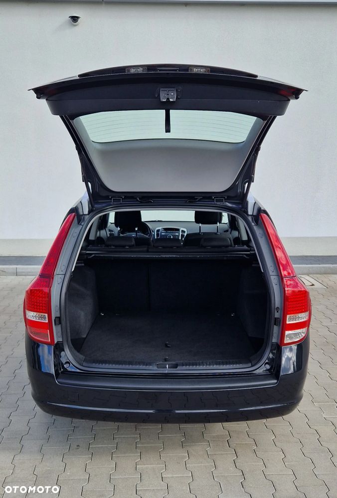 Kia Ceed - 10