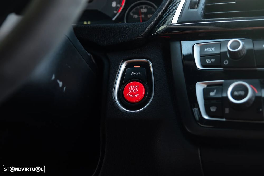 BMW M4 Coupe DKG - 39