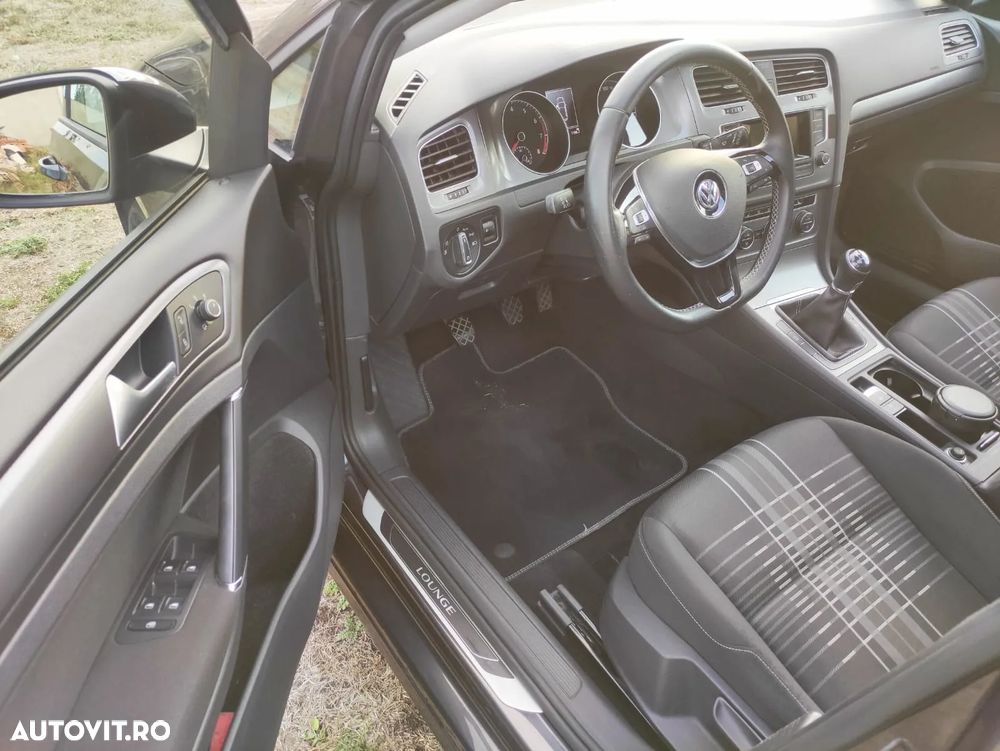 Volkswagen Golf - 11