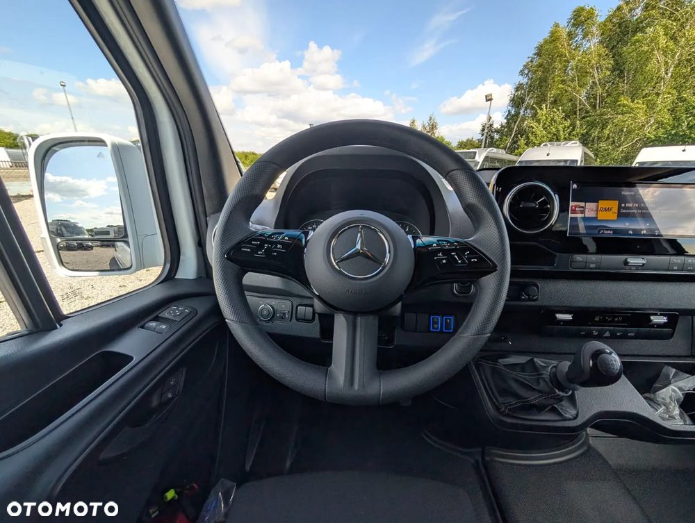 Mercedes-Benz Sprinter 517 - 16