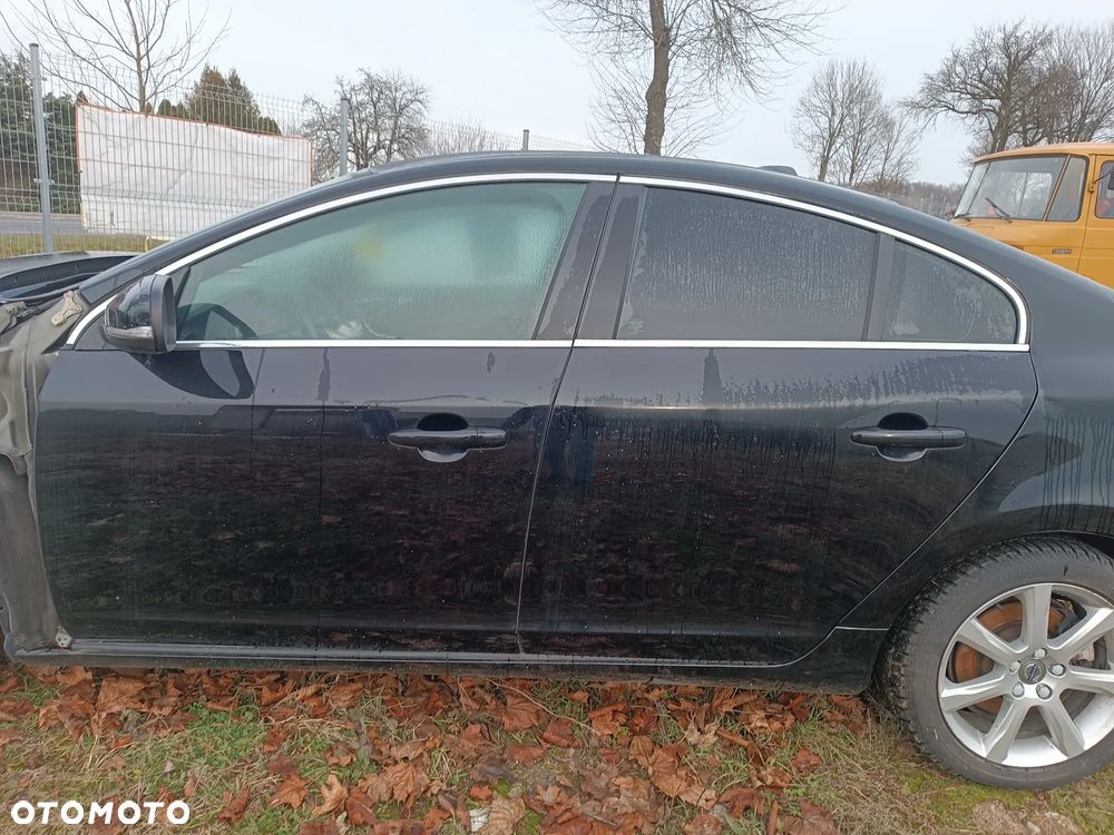 Drzwi Klapa Zderzak Błotnik Volvo S60 V60 Do założenia w kolor Lakier 019-46