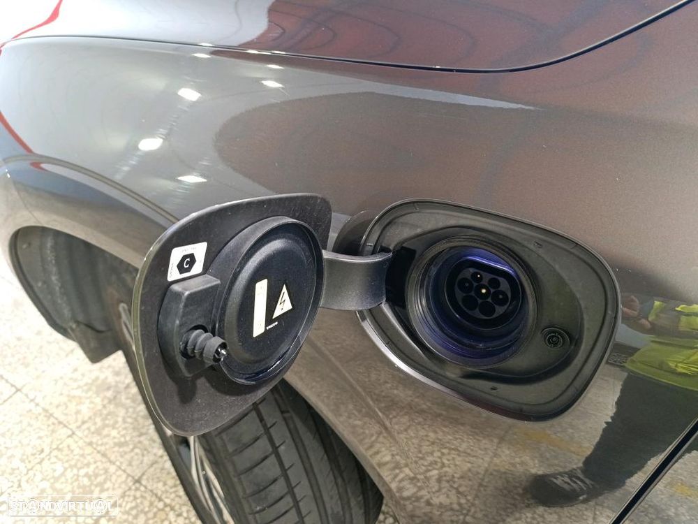 Volvo XC 60 2.0 T6 PHEV Core AWD - 10