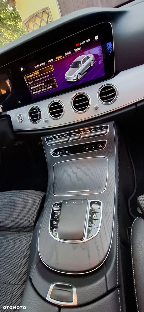 Mercedes-Benz Klasa E 200 d 9G-TRONIC - 28