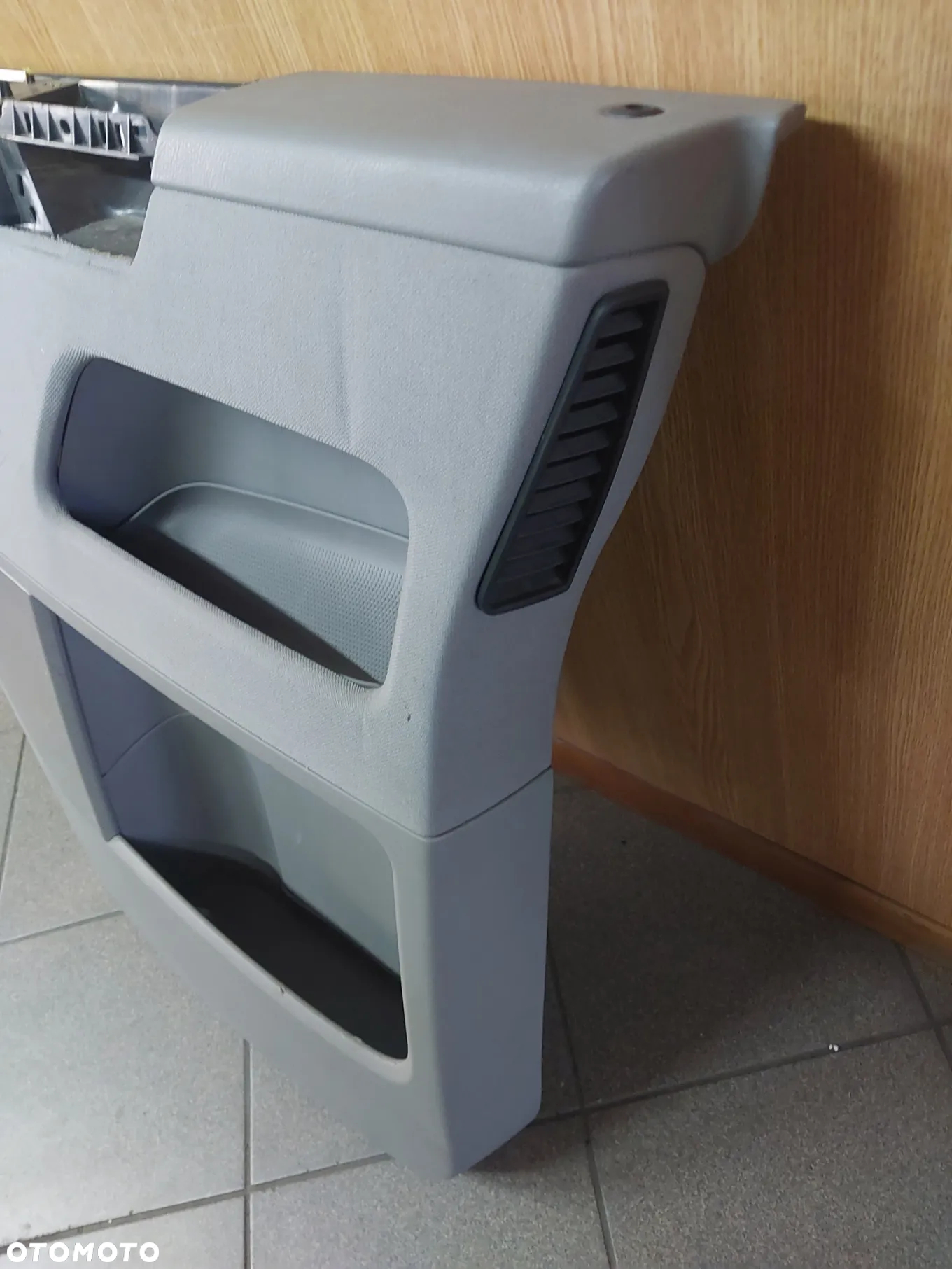 Boczek drzwi prawych vw multiwan t5 - 5