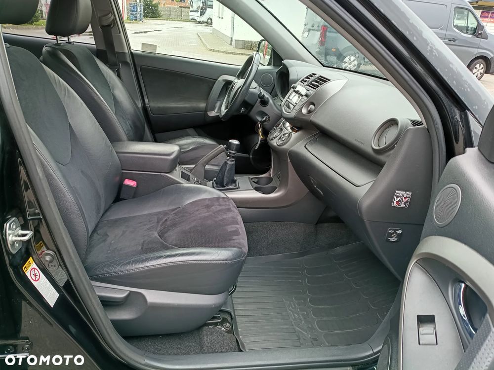 Toyota RAV4 2.0 VVT-i Premium - 10