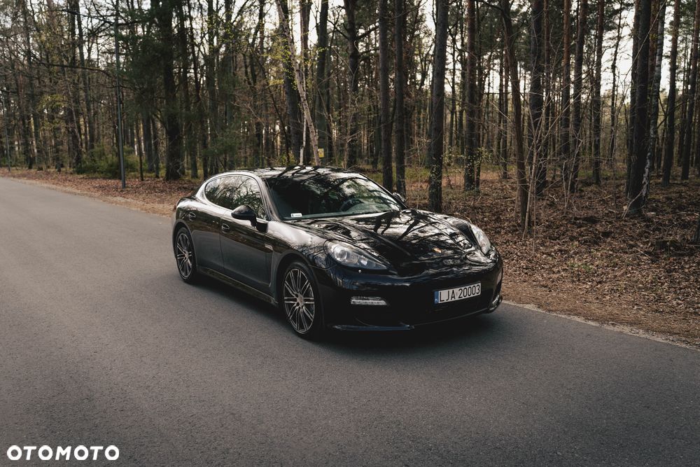 Porsche Panamera 4S - 4