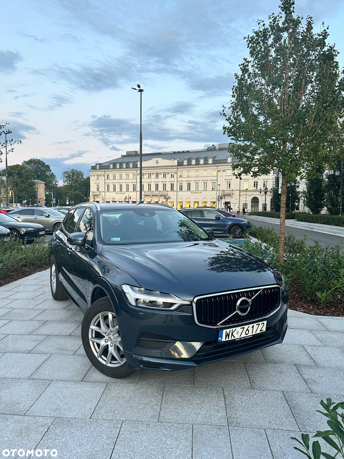 Volvo XC 60 T4 Momentum - 4