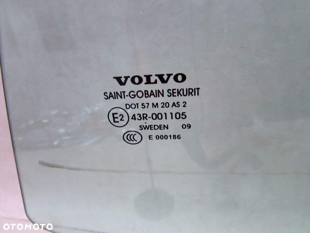 VOLVO XC60 08-17 SZYBA BOCZNA DRZWI LEWY TYL 09 - 5