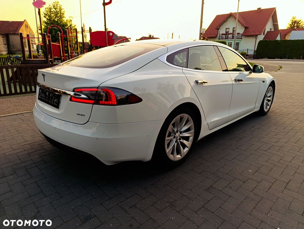 Tesla Model S Long Range Plus - 13