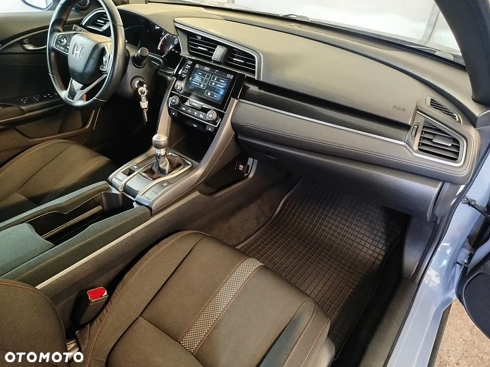 Honda Civic 1.0 T Comfort Sport Line - 17