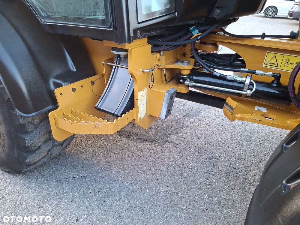Caterpillar CAT 906 M - 17