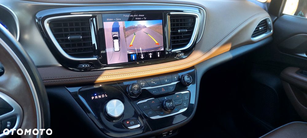 Chrysler Pacifica - 20