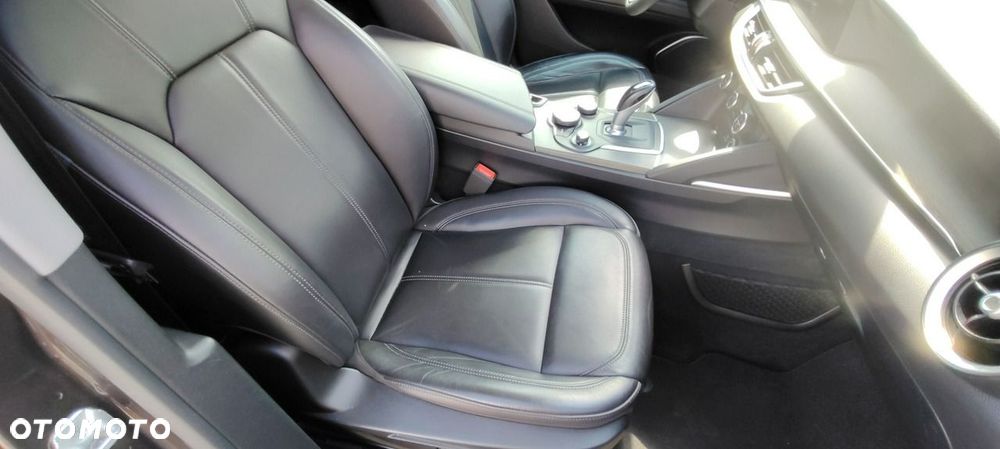 Alfa Romeo Stelvio 2.0 Turbo Estrema Q4 - 15