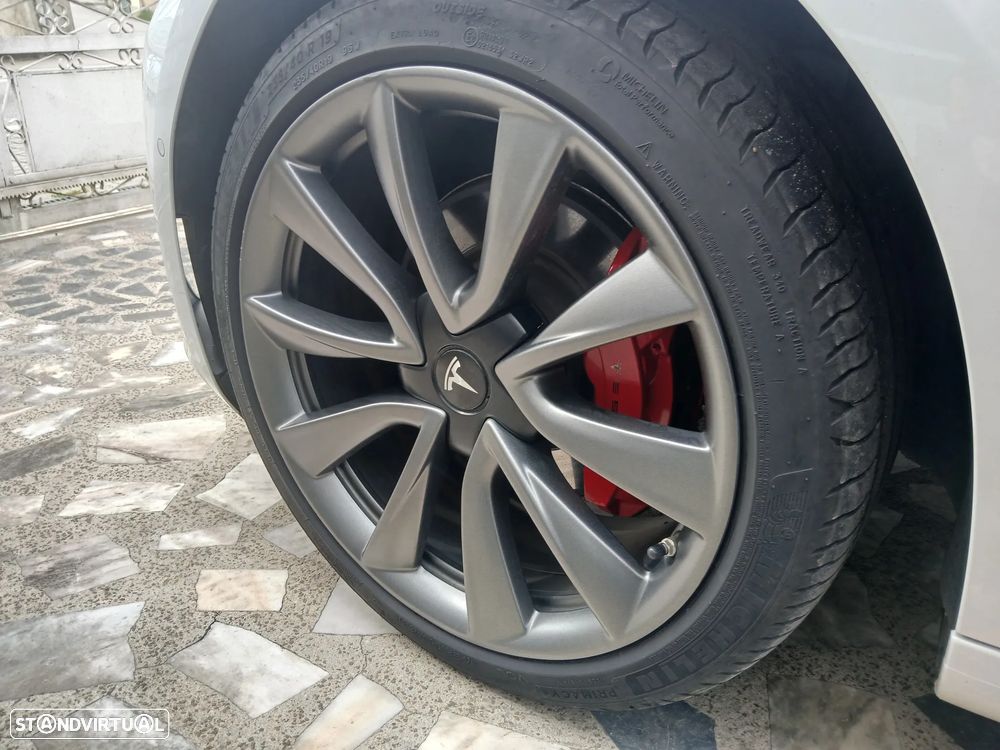 Tesla Model 3 - 12