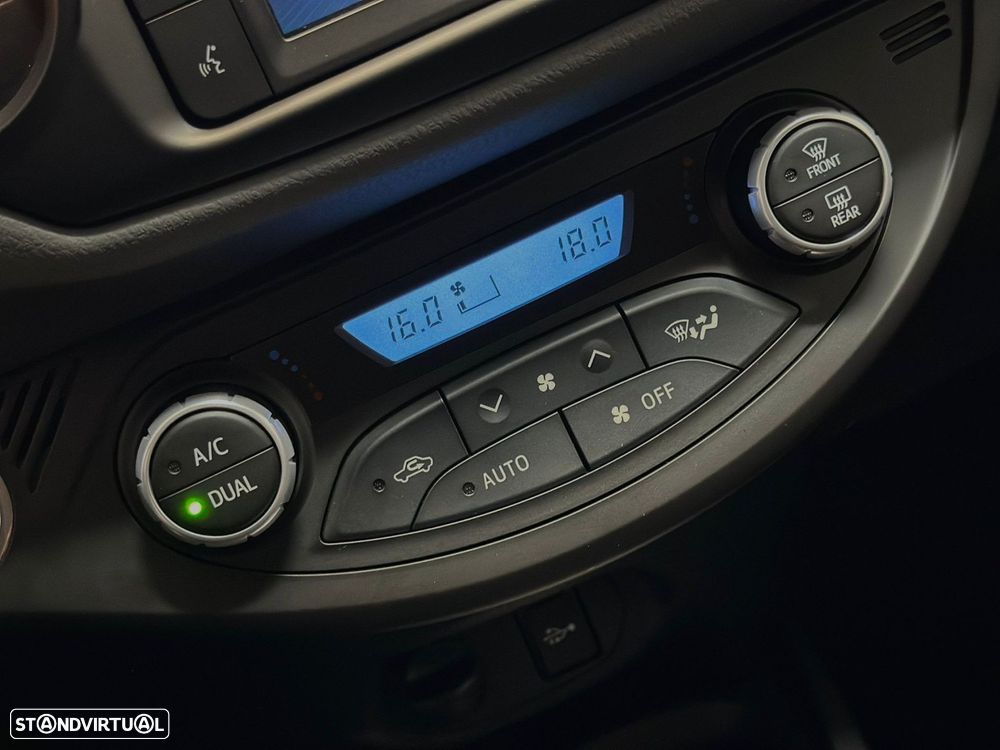 Toyota Yaris 1.5 HSD Comfort - 19